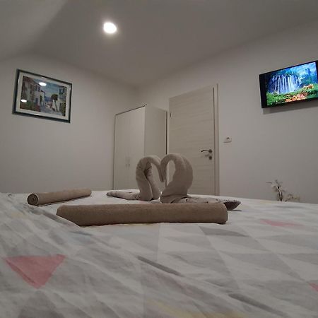 House Naomi Apartment Grabovac  Bagian luar foto