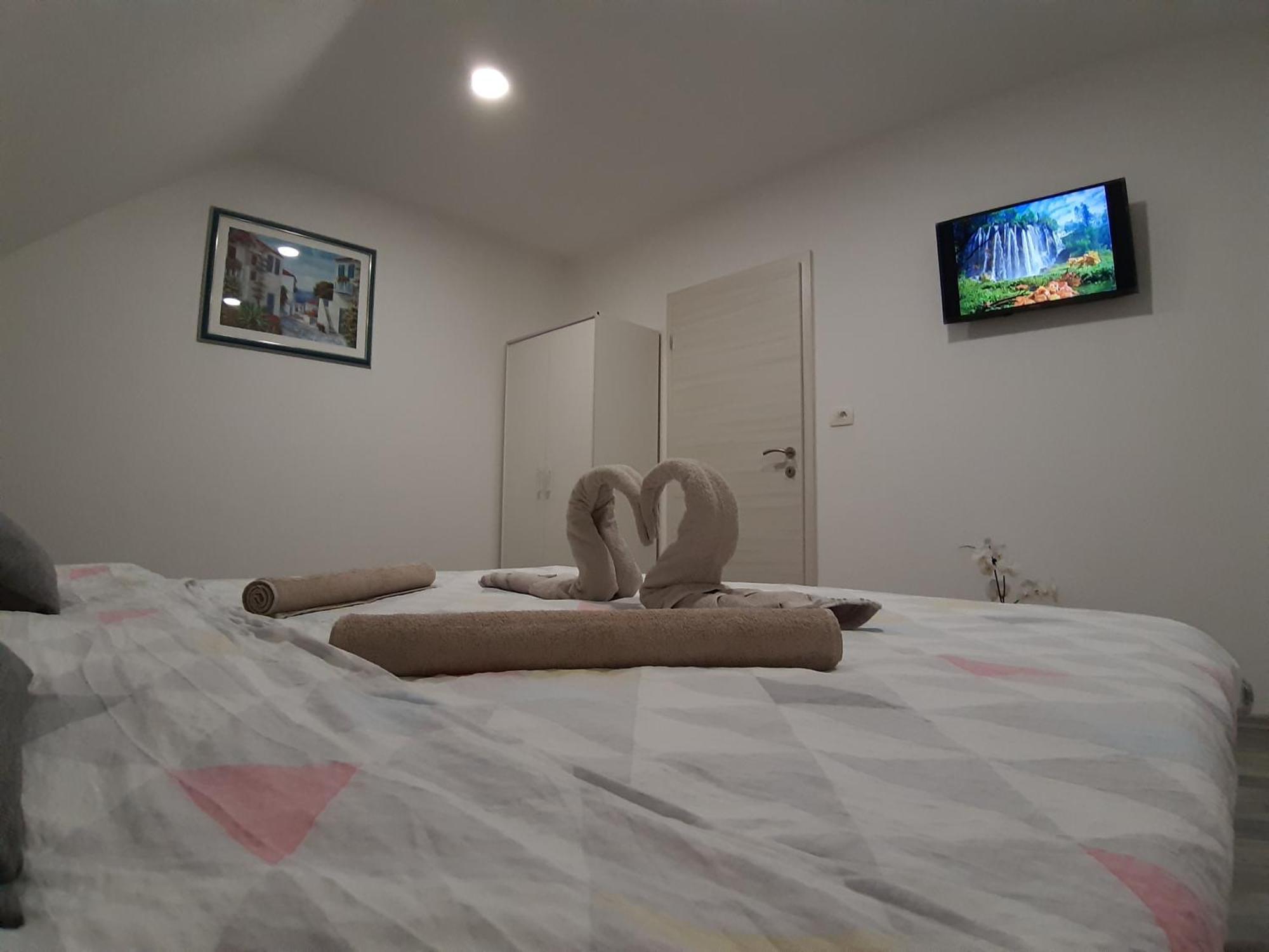 House Naomi Apartment Grabovac  Bagian luar foto